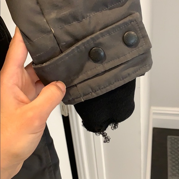 Canada Goose Shelburne parka jacket. Size S/P - Picture 11 of 17